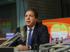 ‘100% das escolas públicas estarão conectadas até final de 2026’, afirma Frederico Siqueira
