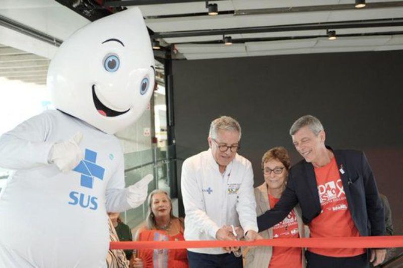 Brasil elimina transmissão da mãe para o bebê do HIV e alcança menor taxa de mortalidade em 32 anos
