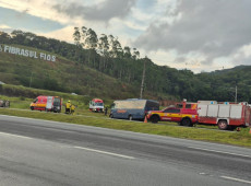 Três veículos se envolveram na colisão