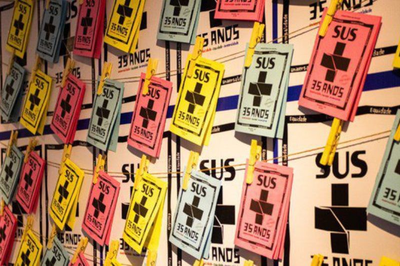 Ministério da Saúde disponibiliza visitas mediadas à exposição dos 35 anos do SUS
