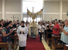 A Santa Missa acontece no domingo a partir das 10h