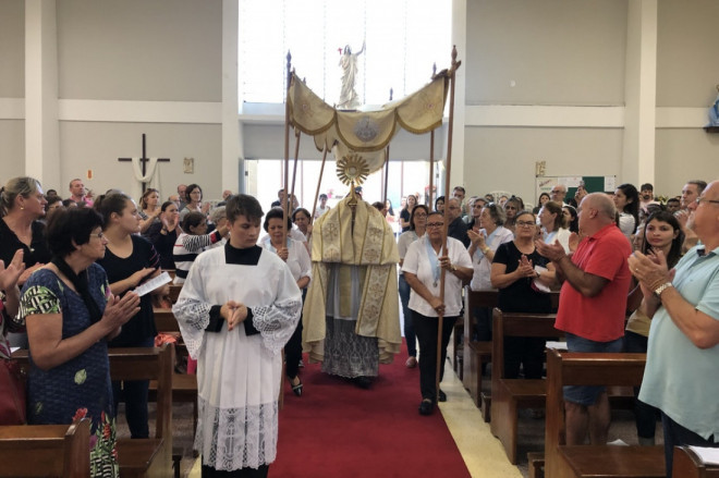 A Santa Missa acontece no domingo a partir das 10h