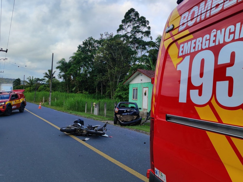 Motociclista ficou ferido em acidente no Bairro Margem Esquerda