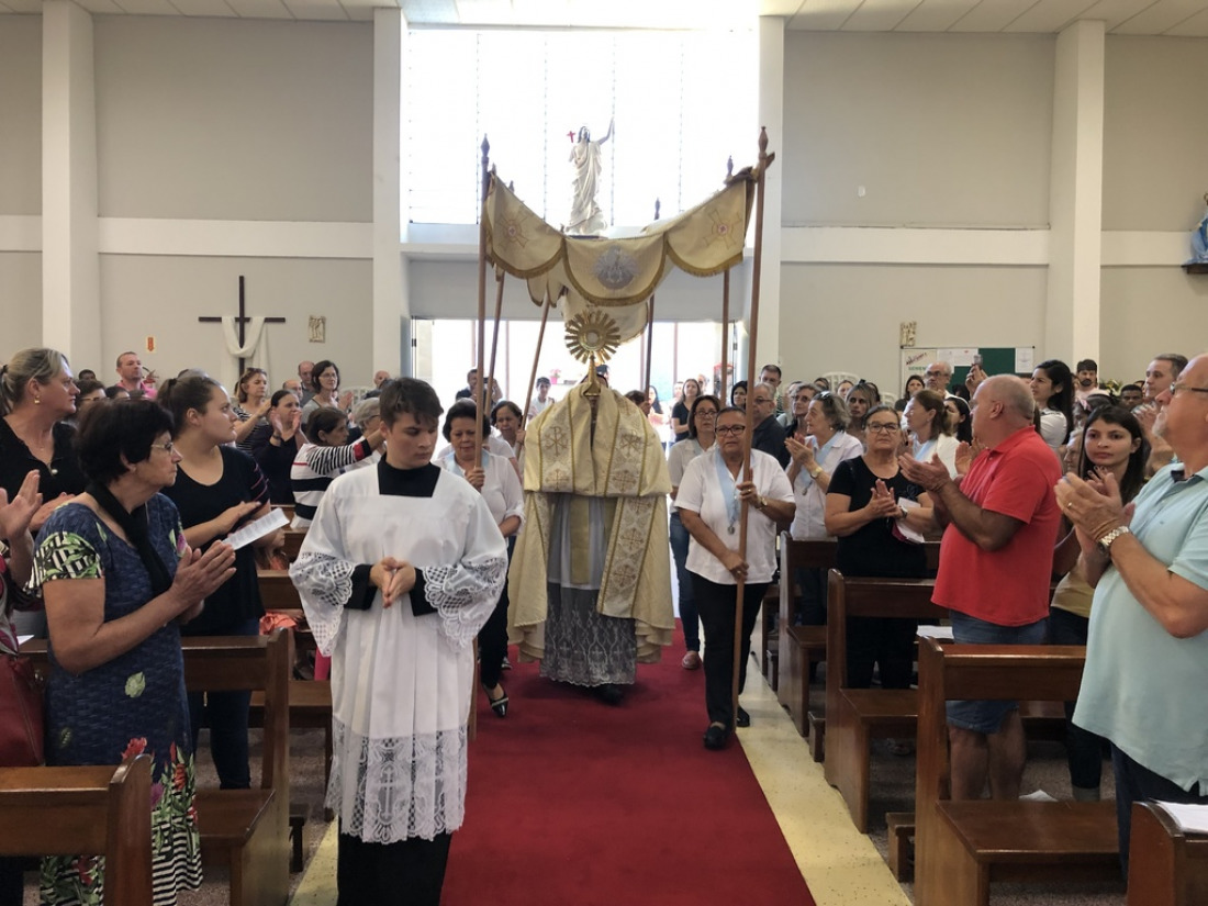 A Santa Missa acontece no domingo a partir das 10h