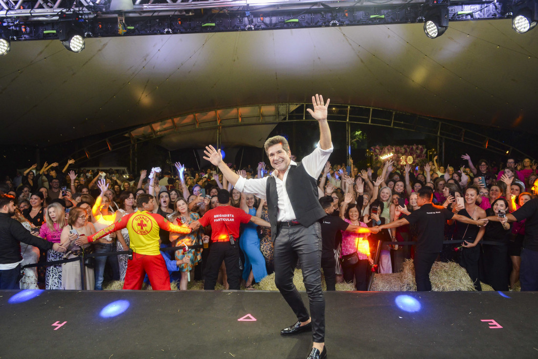 Coluna Social 11/12 - Juli Deschamps