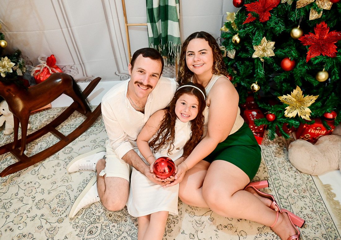 Ismael Alves da Silva e Joice Rothmann com a filha Elo&aacute;