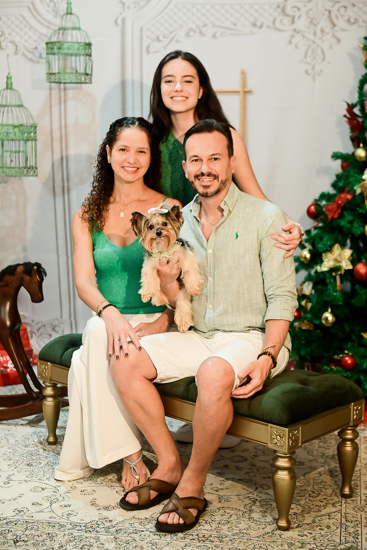 Tiago Welter, Joice Esp&iacute;ndola e Isabelle com a dog Lolla