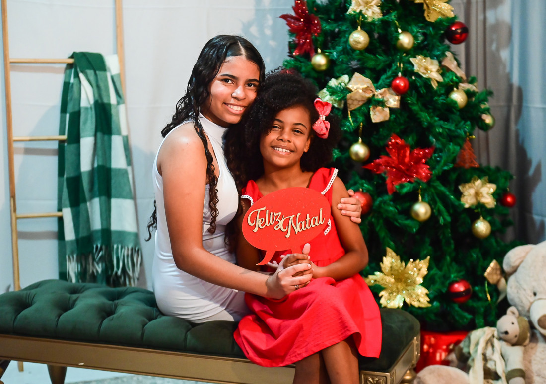 Sanny Julia Moura Lemos e Vit&oacute;ria Helena Moura da Silva