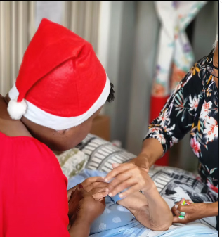 Vereadora Mara visita diversas pessoas hoje impossibilitadas de se locomover