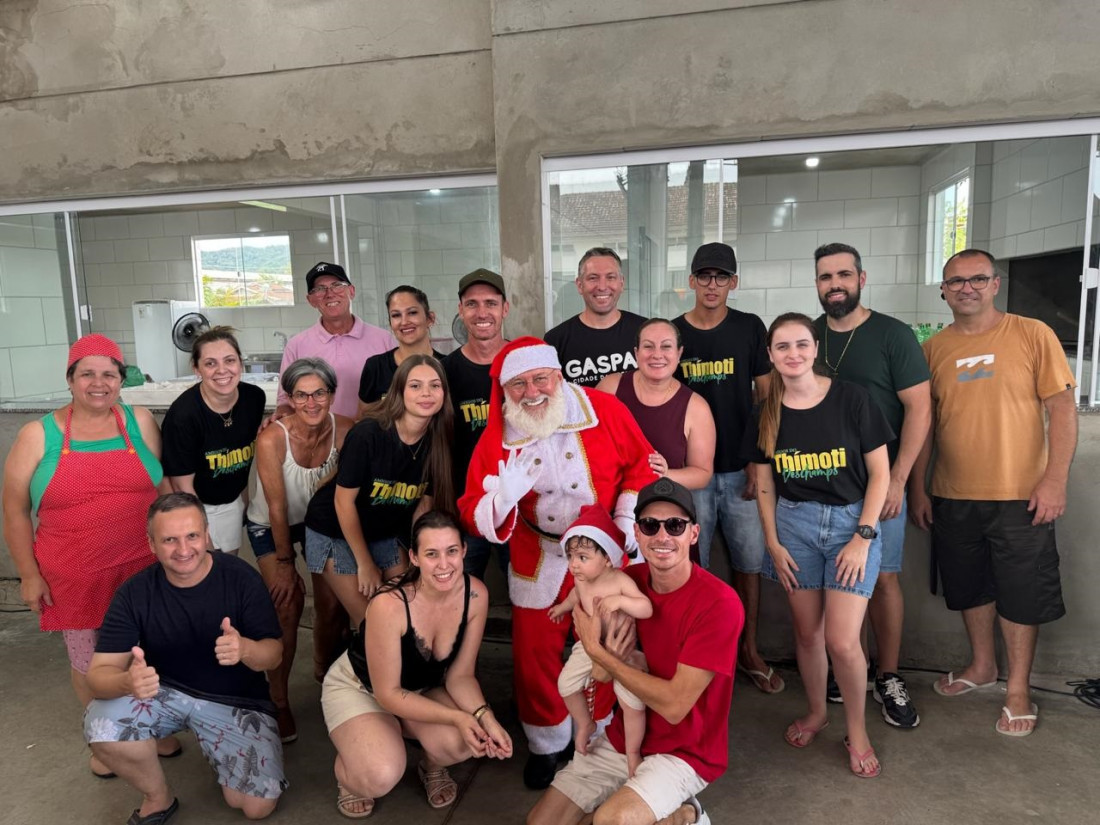 Foram mais de 400 crianças no Natal no Figueira