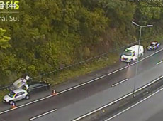 C&acirc;mera da concession&aacute;ria da rodovia flagrou o momento do acidente
