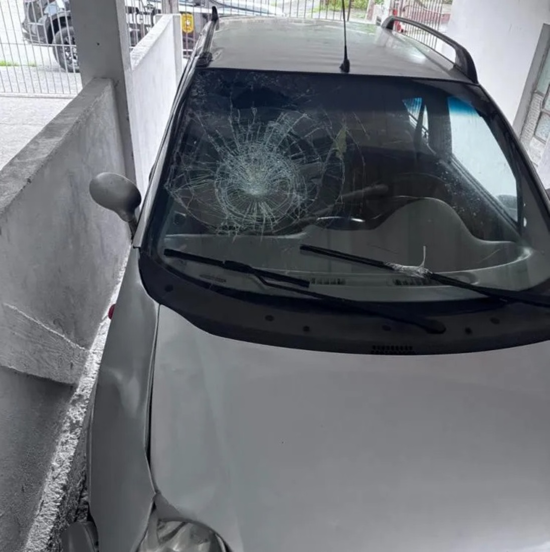 O ve&iacute;culo dirigido pelo homem que atropelou Jo&atilde;o Domingos