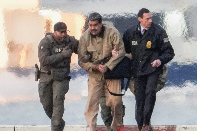 Ap&oacute;s sequestro, Maduro e esposa s&atilde;o levados para Corte em Nova York