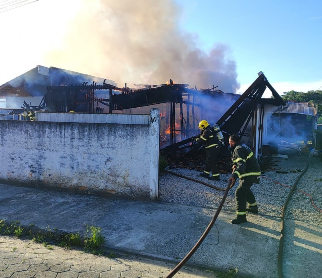 Incêndio em casa no Bairro Coloninha nos últimos dias de 2025