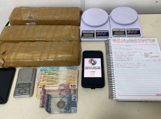 Droga estava embalada e escondida dentro de uma geladeira