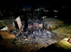 O inc&ecirc;ndio teria sido causado deliberadamente pelo morador
