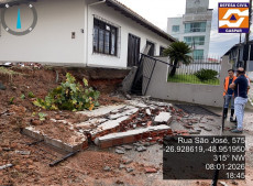 Casa atingida na Rua S&atilde;o Jos&eacute;, centro da cidade