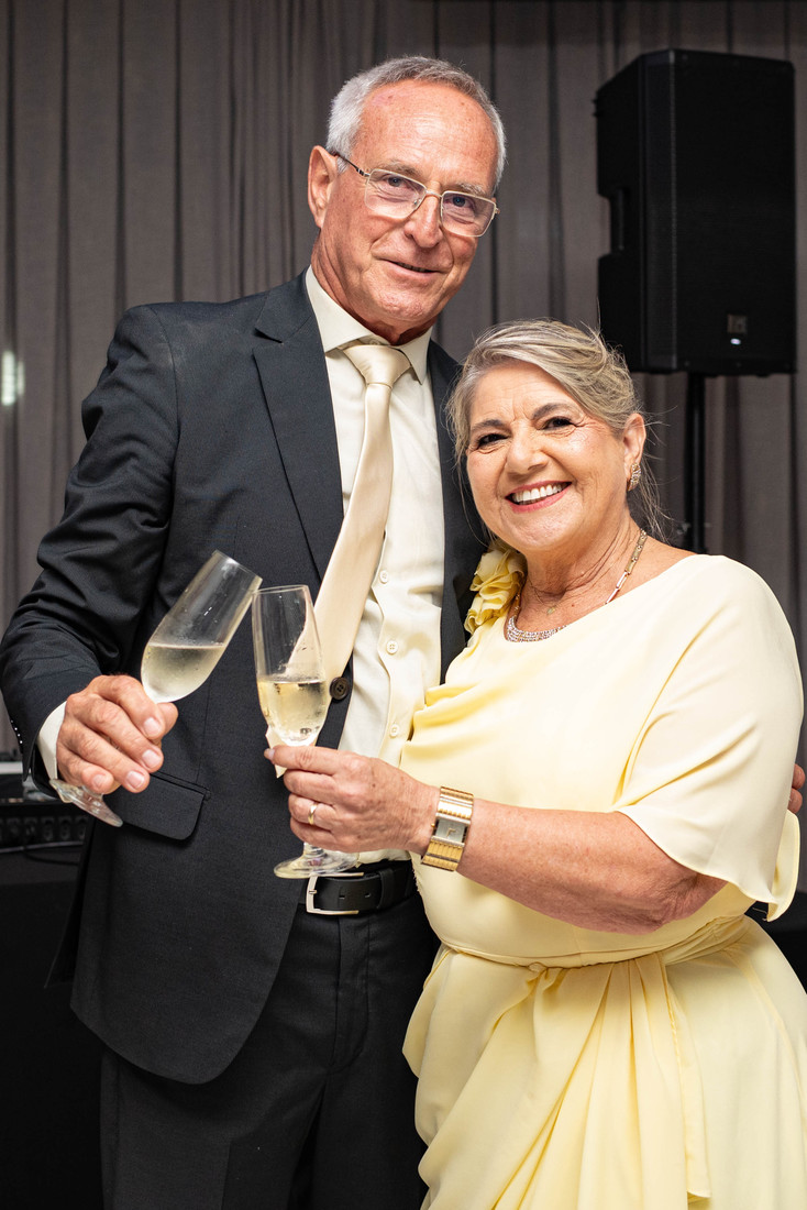 Celso e Agla&ecirc;, um casal exemplar: apaixonados pelo voluntariado, atuam pelo bem da comunidade com respeito, integridade e generosidade. Uma fam&iacute;lia que inspira e fortalece quem est&aacute; ao redor.  Parab&eacute;ns pelas Bodas de Ouro!