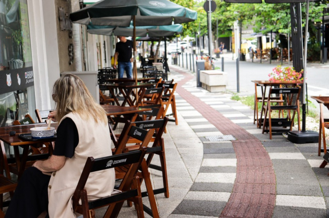 Atualmente, 36 estabelecimentos possuem alvará para expansão, localizados essencialmente na região central, que concentra um movimento mais intenso de pessoas e atividades culturais