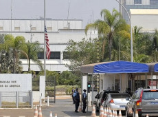 Governo norte-americano usou como argumento uma "revis&atilde;o completa" que vem sendo feitas nas pol&iacute;ticas, regulamentos e diretrizes estadunidenses "para garantir que imigrantes desses pa&iacute;ses de alto risco n&atilde;o utilizem benef&iacute;cios de programas de assist&ecirc;ncia social nos Estados Unidos