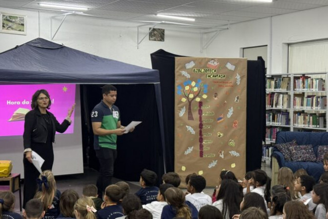 Pais podem levar seus filhos &agrave; biblioteca para momentos de conta&ccedil;&atilde;o de hist&oacute;rias