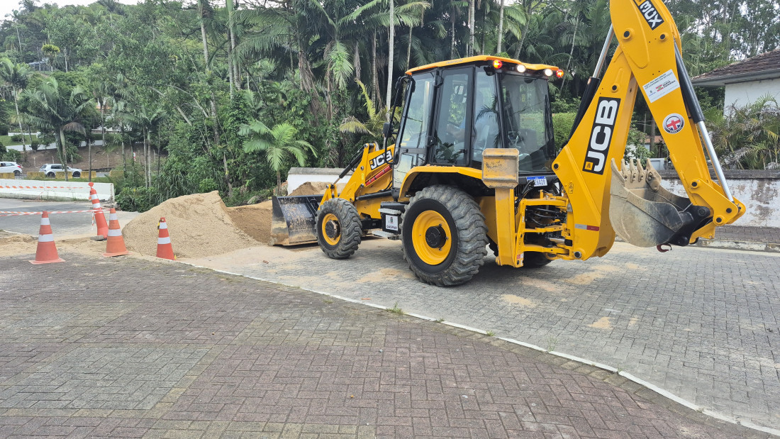 Os trabalhos abrangem diferentes bairros do município