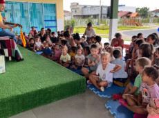 Conta&ccedil;&atilde;o de hist&oacute;rias &eacute; uma das atividades do plant&atilde;o de janeiro nos CDIs