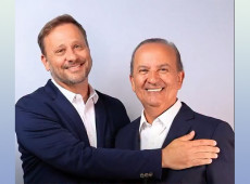 Adriano (&agrave; esquerda) vai precisar deixar a Prefeitura para concorrer a vice-governador