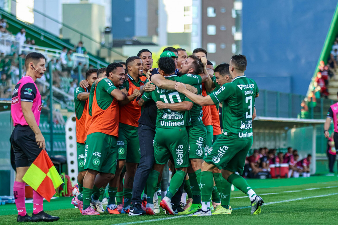 Verdão do Oeste não tomou conhecimento do Joinville e aplicou uma humilhante goleada: 6 a 0