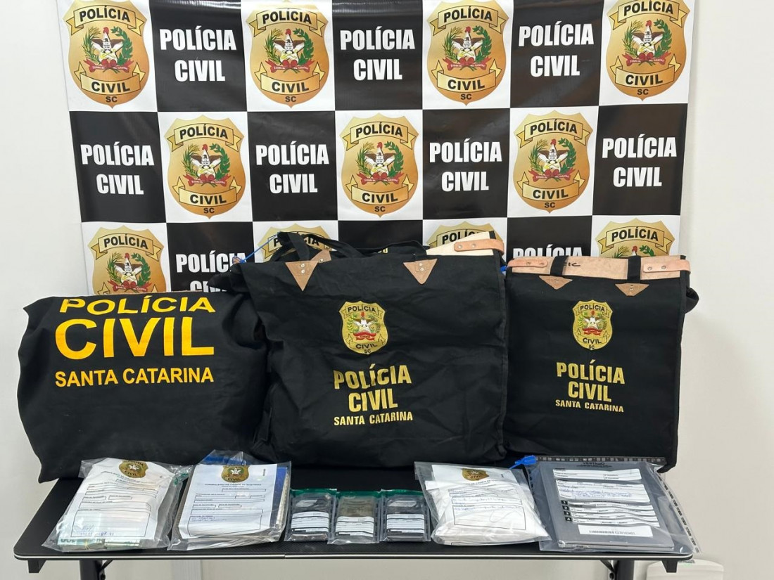 Documentos foram apreendidos e agora ser&atilde;o observados pela pol&iacute;cias