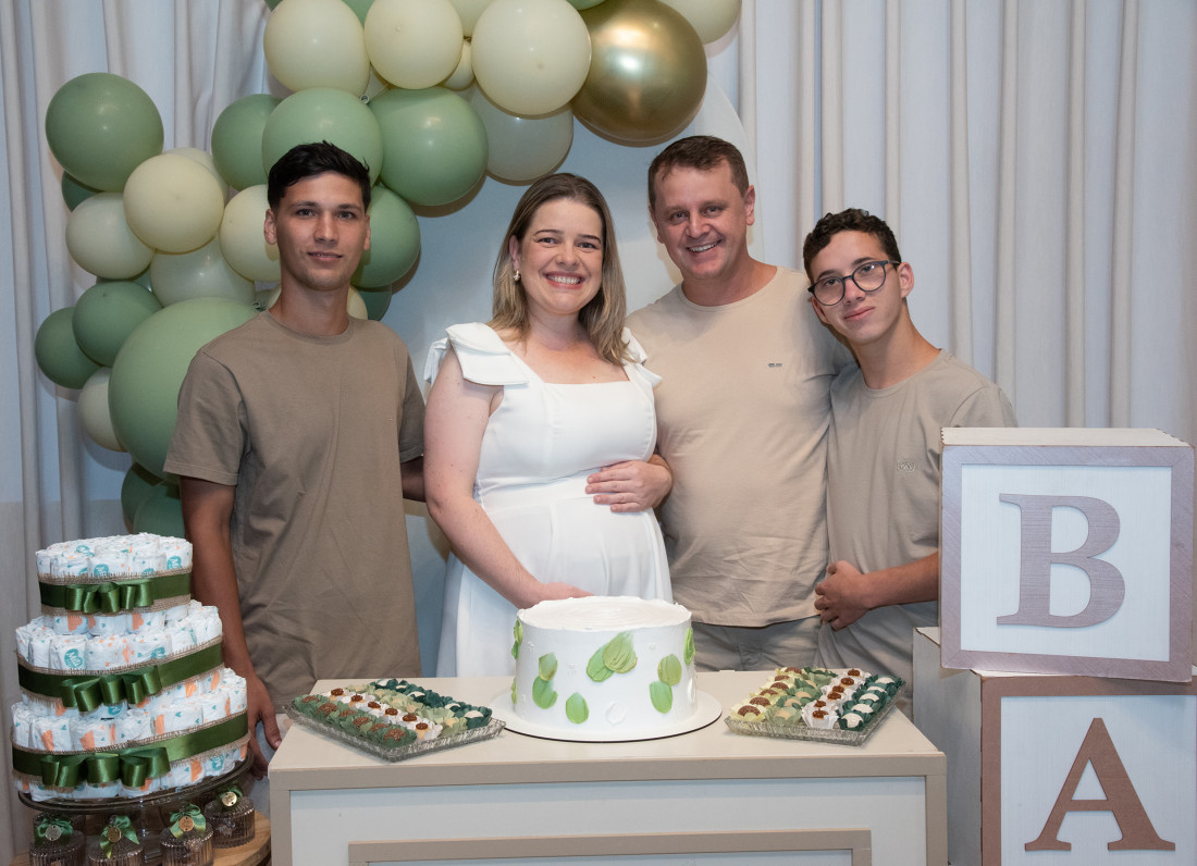 Os pais Edi e Ana Paula e os irm&atilde;os Tiago e William