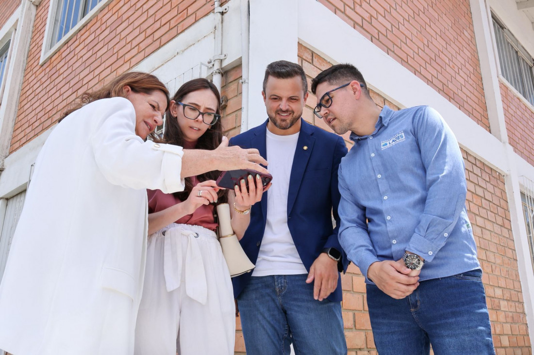 Deputado Lucas e secretária Carmem garantiram a doação