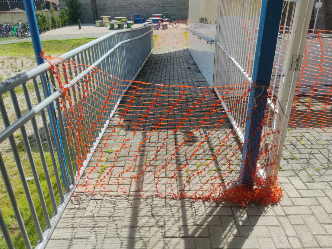 Área atingida foi isolada para garantir a segurança dos estudantes e professores