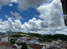 Calor e temporais de ver&atilde;o