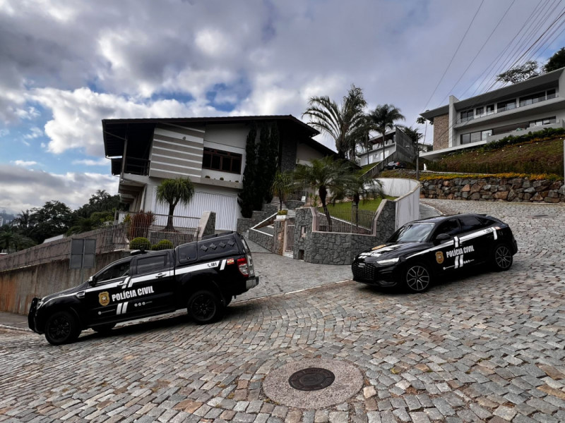 Opera&ccedil;&atilde;o Happy Nation cumpriu 30 mandados de busca e apreens&atilde;o em quatro cidades, entre elas Blumenau