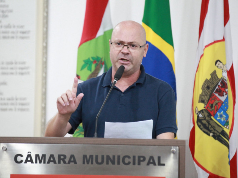 Vereador Eg&iacute;dio Beckhauser (Republicanos) cobrou posicionamento firme legislativo municipal blumenauense
