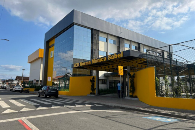 Dire&ccedil;&atilde;o da Escola Norma M&ocirc;nica Sabel ainda aguarda pelo Cart&atilde;o Material Escolar