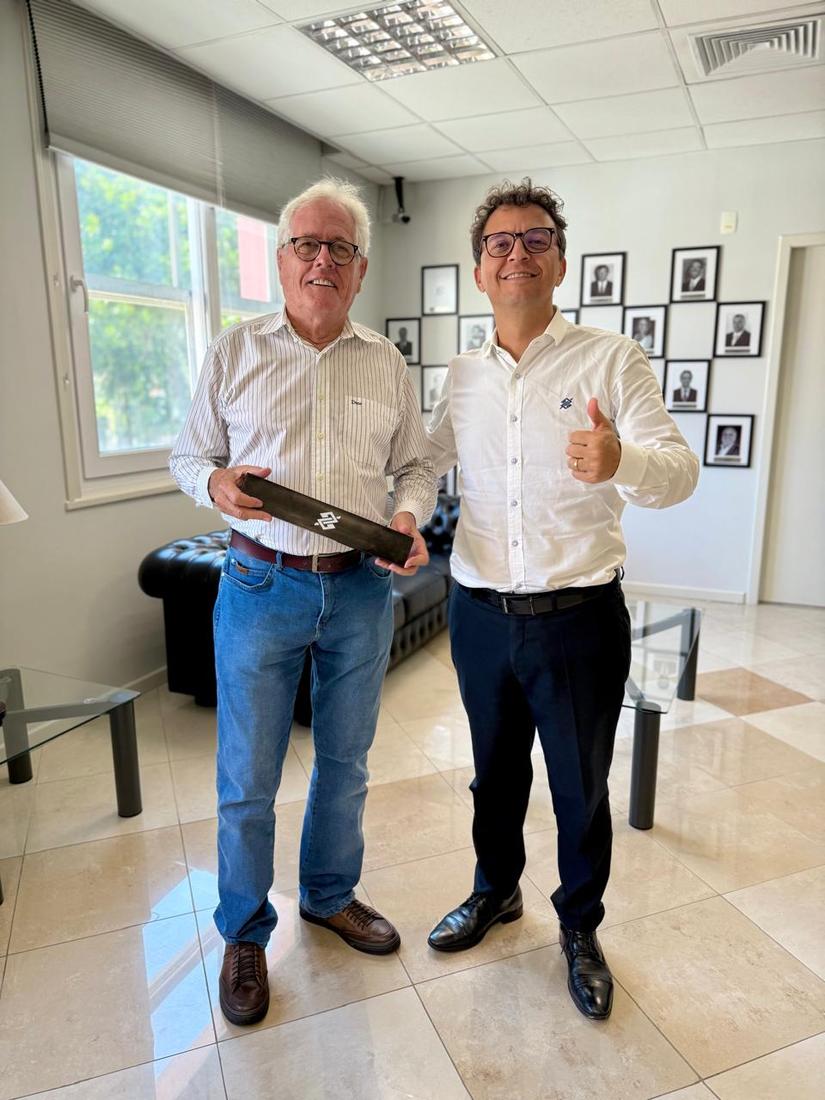 Cl&oacute;vis Fontes ao lado do Superintendente Estadual do Banco do Brasil em Santa Catarina Gustavo Arruda