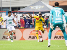 Brusque venceu a Chapecoense em casa no primeiro jogo da semifinal.