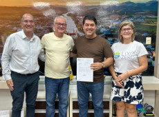 Vereador Carlos Bornhausen, Prefeito Paulo Koerich, Deputado Emerson Stein e Diretora Ida Scottini