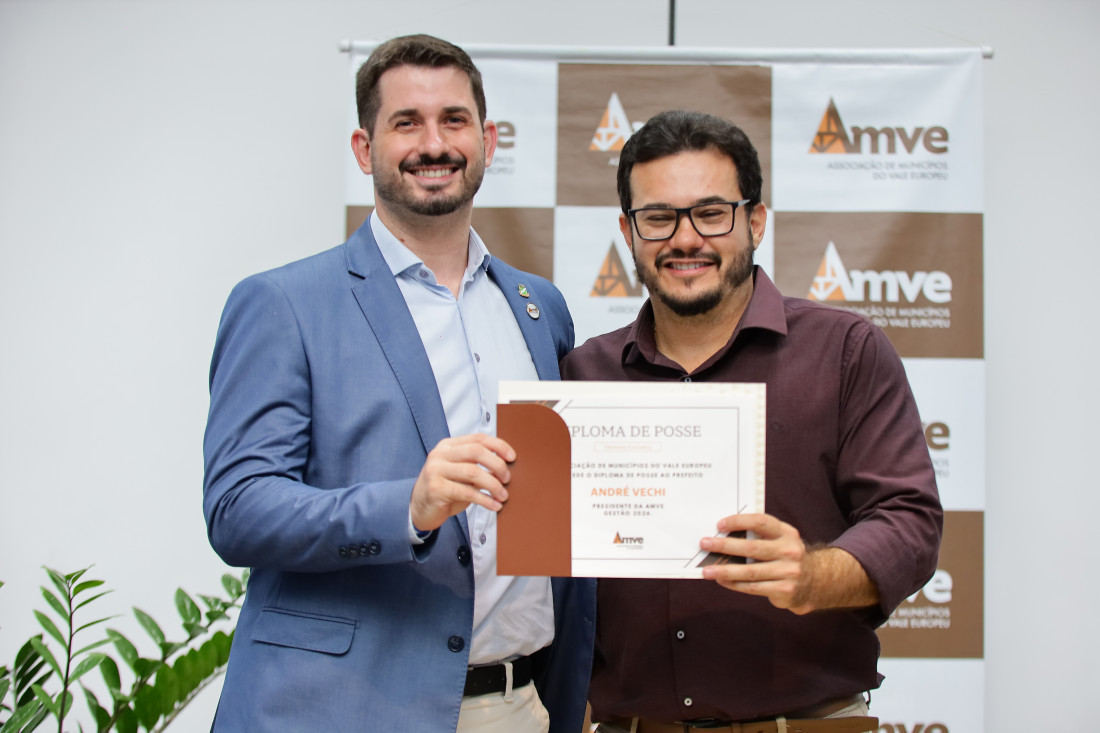 Vecchi (&agrave; esquerda) assumiu o cargo at&eacute; ent&atilde;o ocupado por Marcelo Doutel