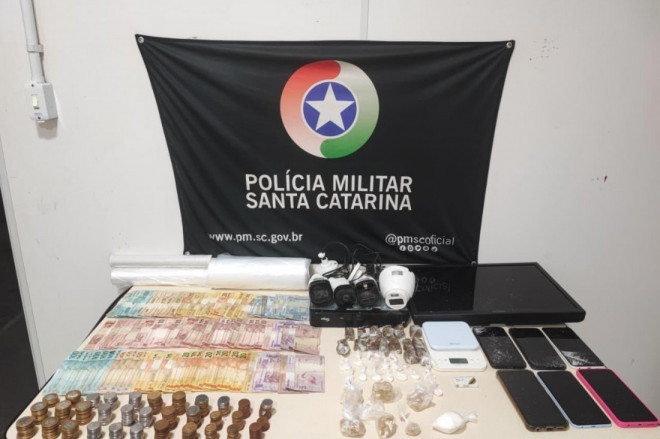 PM recolheu dorgas e dinheiro na resid&ecirc;ncia das mulheres