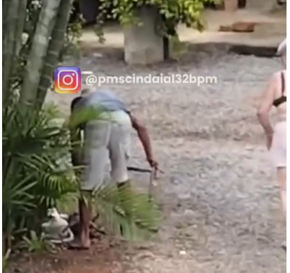 Homem foi filmado no momento em que se preparava...