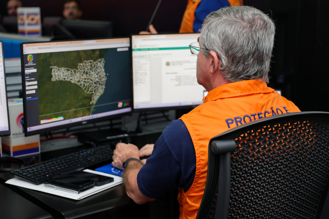 Central da Secretaria de Prote&ccedil;&atilde;o e Defesa Civil de Santa Catarina vai acompanhar, em tempo real, o simulado em todo o estado