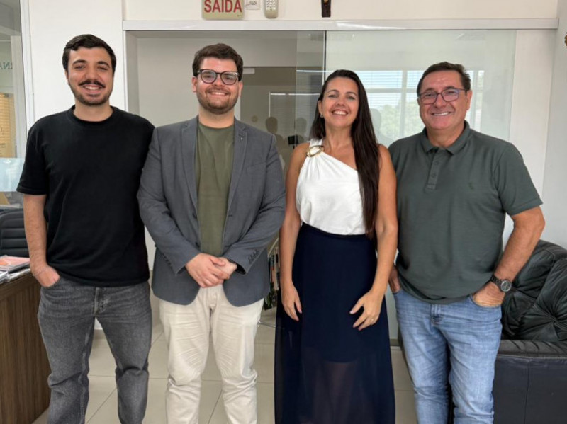 Da esquerda para direita: Davi Deschamps (JM), Andr&eacute; Moreira (assessor deputada Carol De Toni), Alexandra Marques (assessora Deputado Jess&eacute; Lopes) e Jos&eacute; Roberto Deschamps (JM)