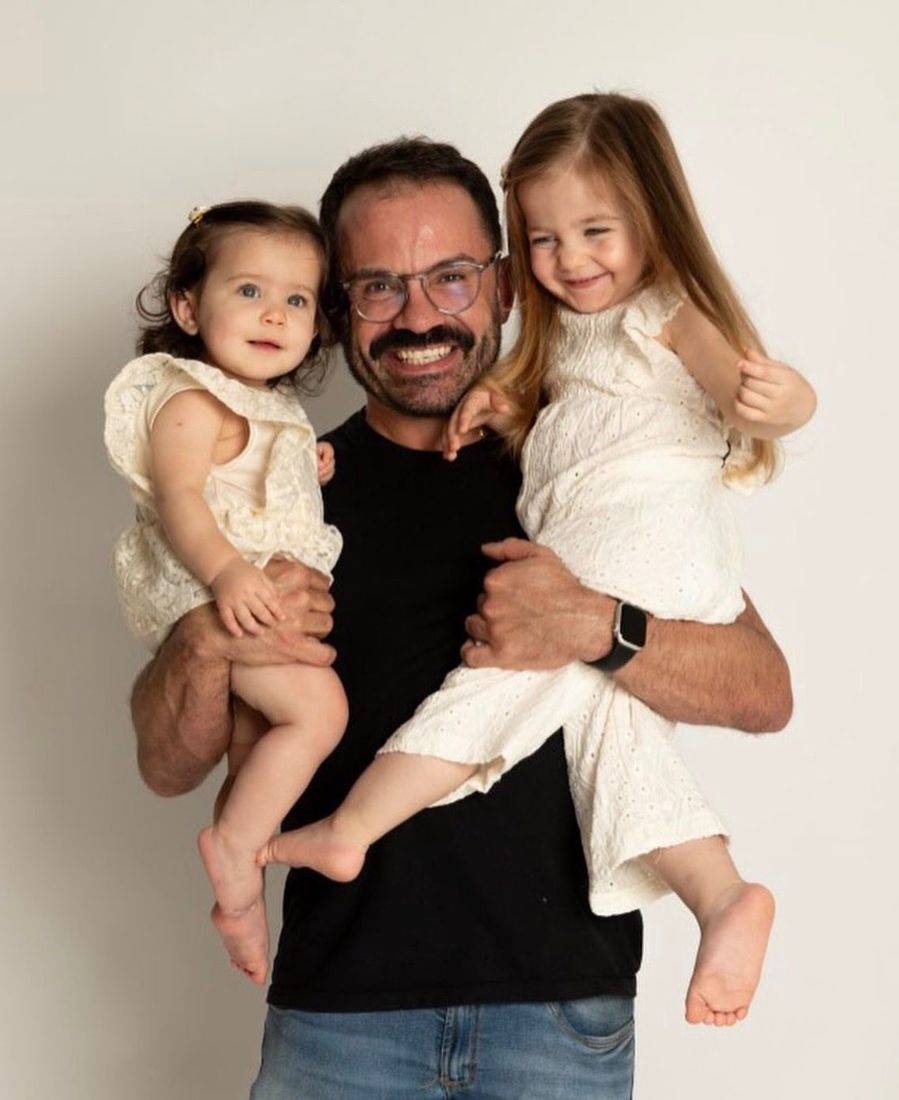 Adriano Oliveira, o cabeleireiro mais querido da regi&atilde;o