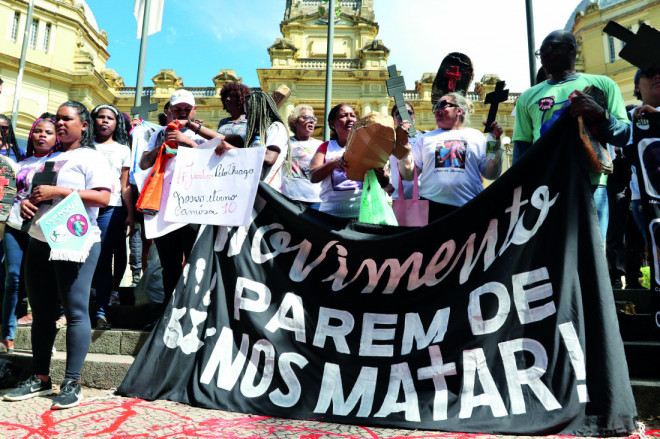 Em todo o pa&iacute;s, movimentos populares pedem o fim da viol&ecirc;ncia contra a mulher