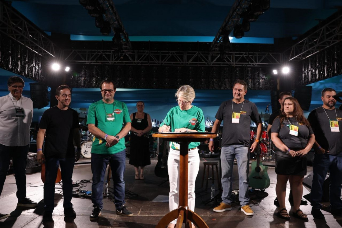 A prefeita em exercício assinou o decreto que torna a associação de utilidade pública