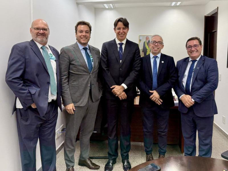 Com o Advogado Marcos Rog&eacute;rio de Souza, assessor jur&iacute;dico no Senado Federal e ex-Secret&aacute;rio Especial de Assuntos Jur&iacute;dicos da Casa Civil da PR