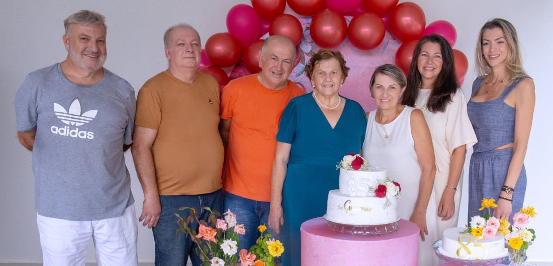 Guilhermina da Costa dos Santos com fam&iacute;lia